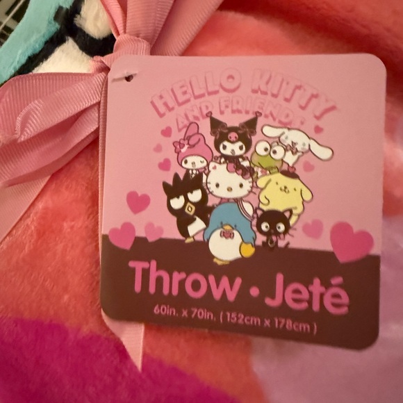 💗Hello Kitty Valentine's blanket throw NWT - Picture 2 of 4